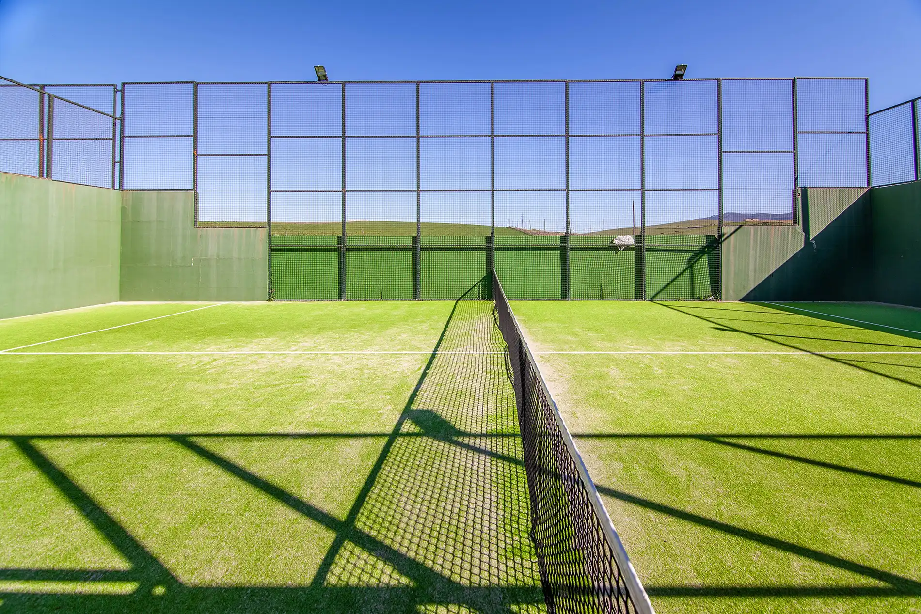 Apartamentos vacaciones piscina padel