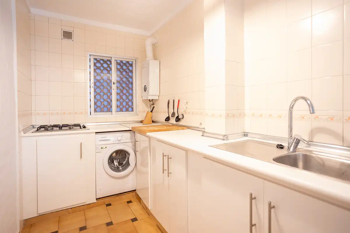 Apartamento de dos dormitorios con terraza en el centro de Zahara