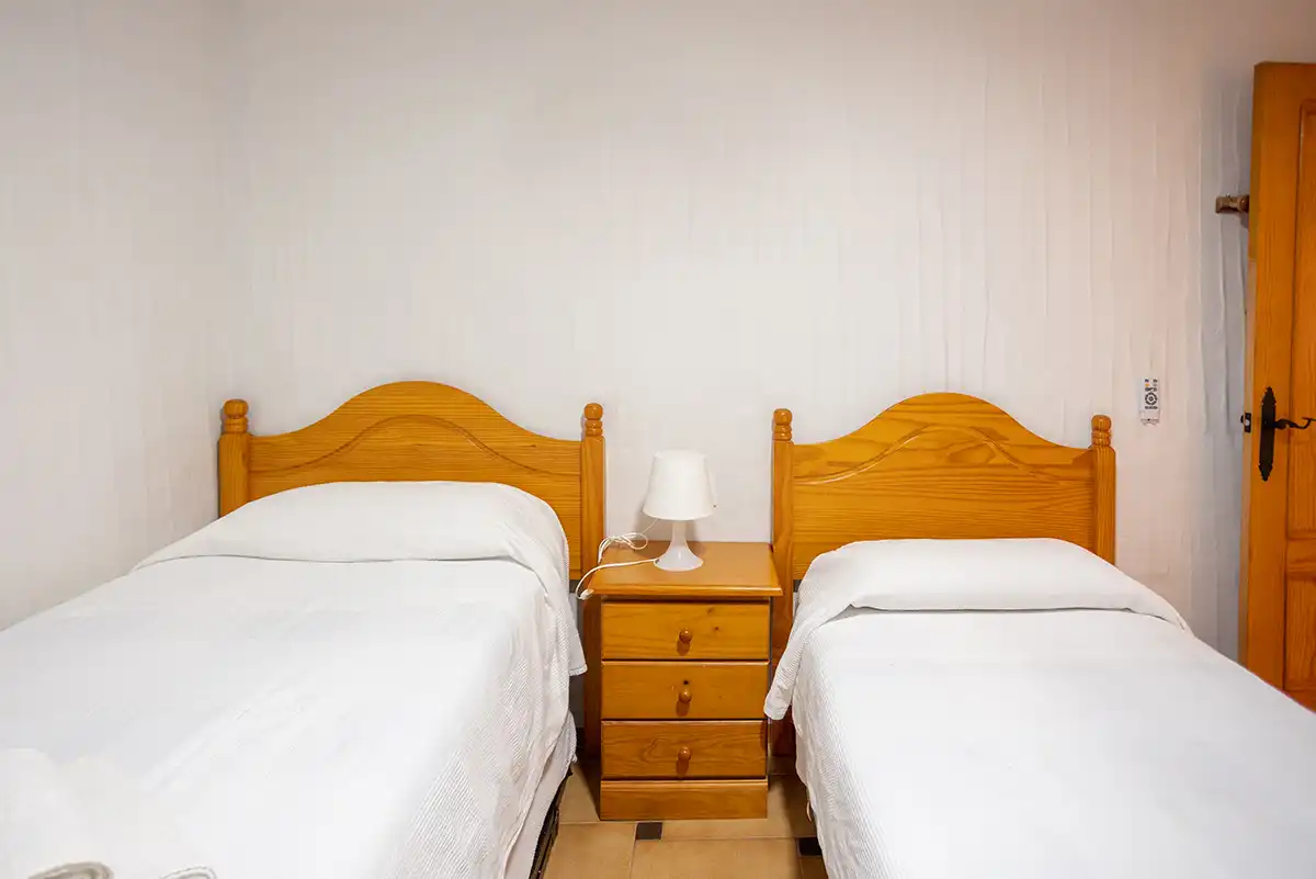 Apartamento de dos dormitorios con terraza en el centro de Zahara