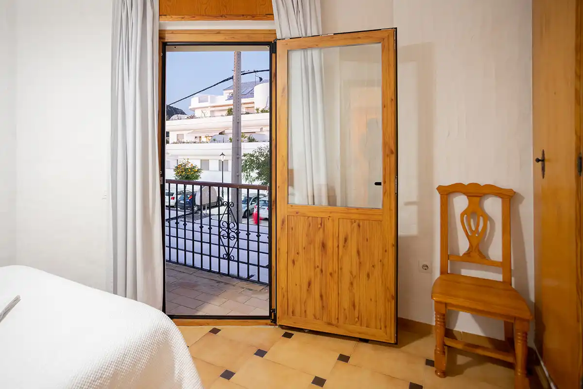 Apartamento de dos dormitorios con terraza en el centro de Zahara