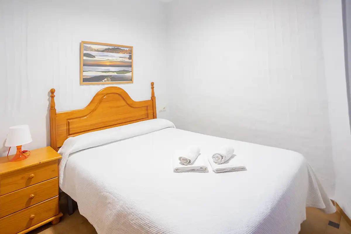 Apartamento de dos dormitorios con terraza en el centro de Zahara