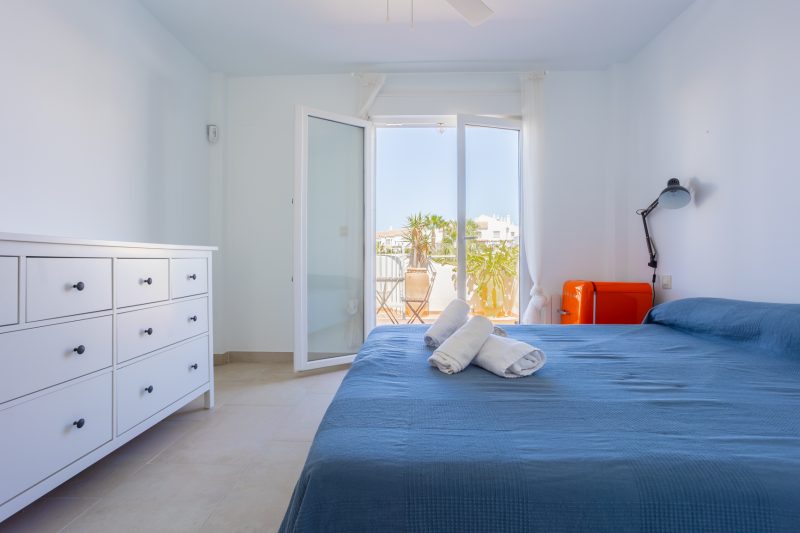 Apartamento dos habitaciones y terraza en Atlanterras