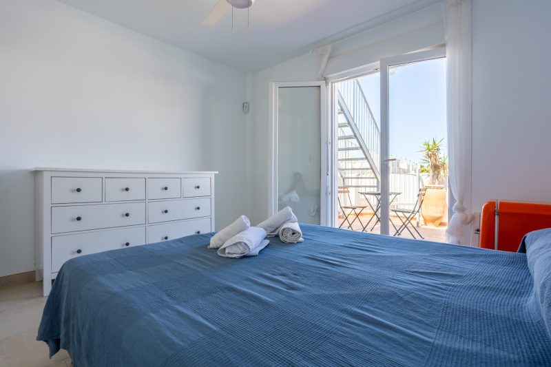 Apartamento dos habitaciones y terraza en Atlanterras