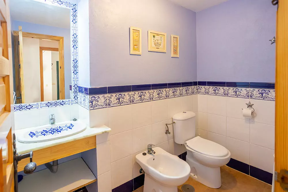 Apartamento de 1 dormitorio con terraza y vistas al mar