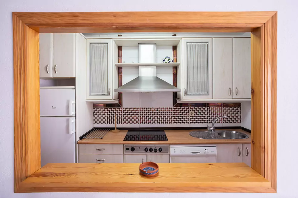 NEREA 1. Apartamento de 1 dormitorio con terraza y vistas al mar. Salida directa a la playa