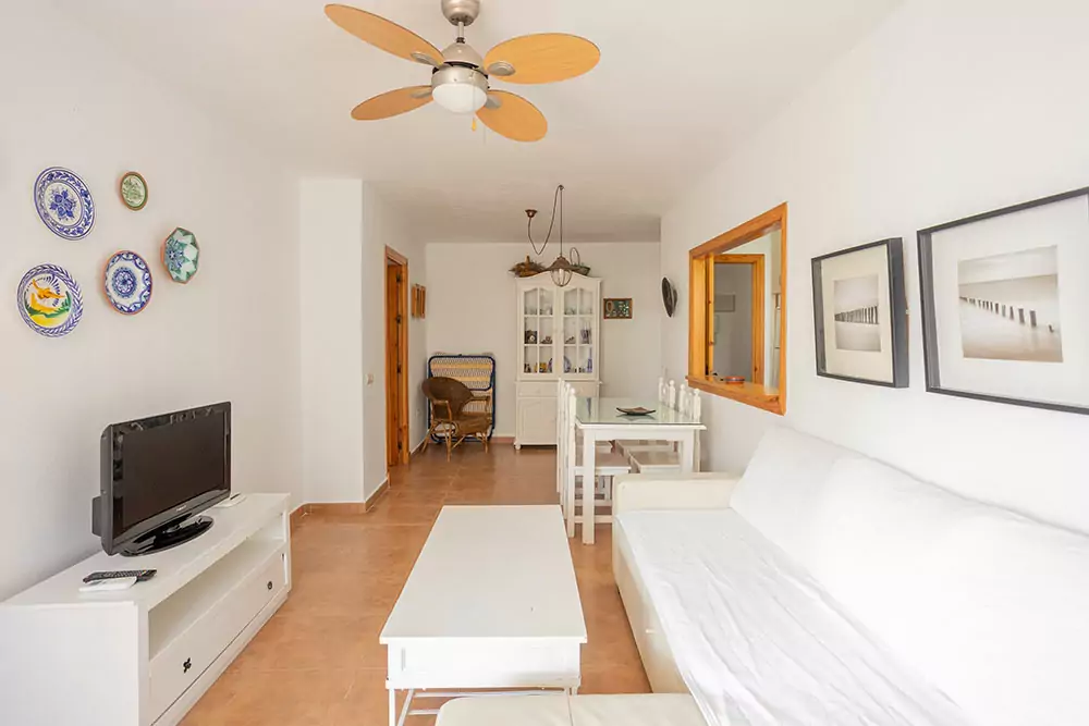 NEREA 1. Apartamento de 1 dormitorio con terraza y vistas al mar. Salida directa a la playa