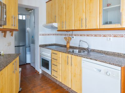 ZAHARA CENTRO. ZAHARA PRIMERA LÍNEA. Apartamento 2 dormitorios y terraza