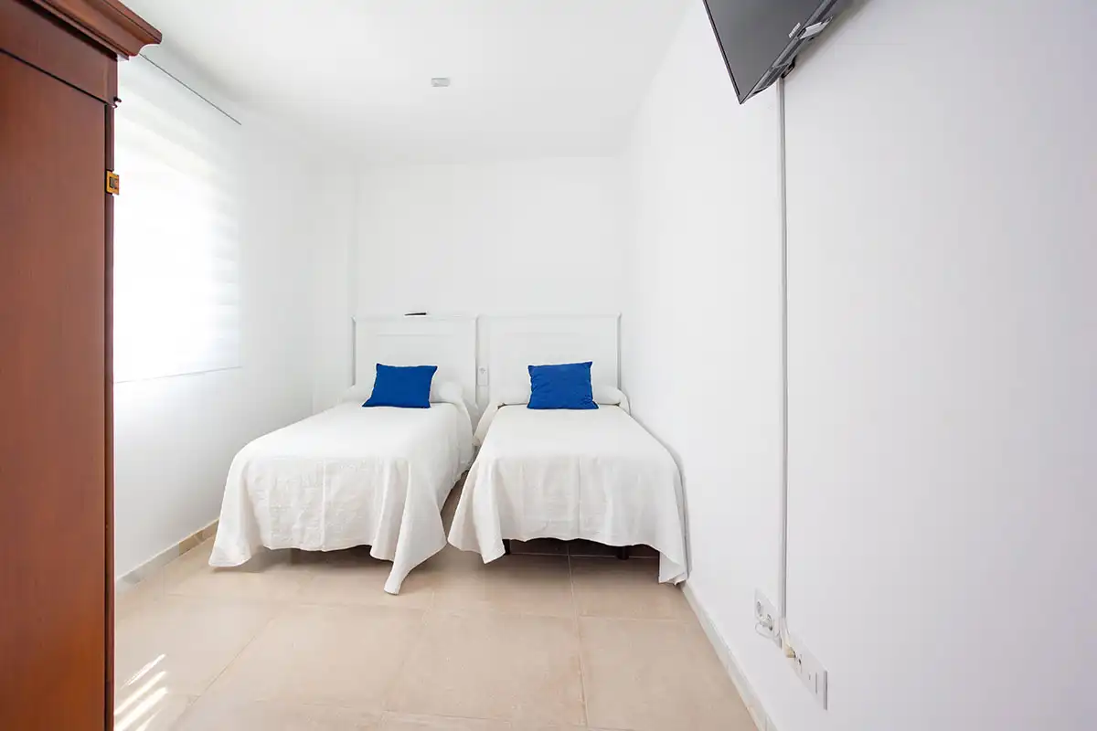 ATLANTERRA PONIENTE. Ático de tres dormitorios con salón completo y terraza solarium 5 ático de tres dormitorios con salón completo y terraza