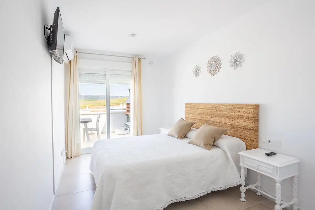 ATLANTERRA PONIENTE. Ático de tres dormitorios con salón completo y terraza solarium 7 ático de tres dormitorios con salón completo y terraza