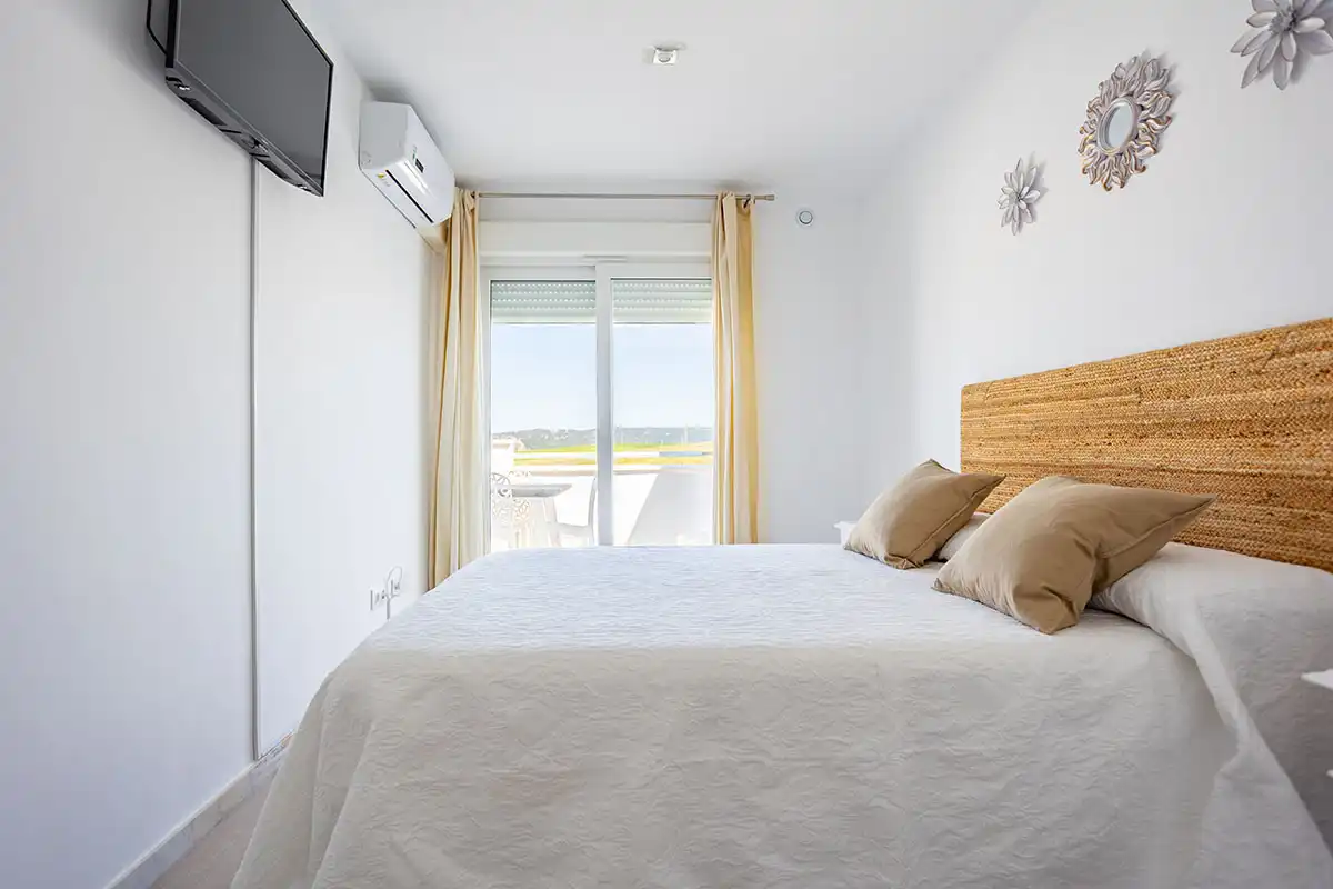 ATLANTERRA PONIENTE. Ático de tres dormitorios con salón completo y terraza solarium 8 ático de tres dormitorios con salón completo y terraza