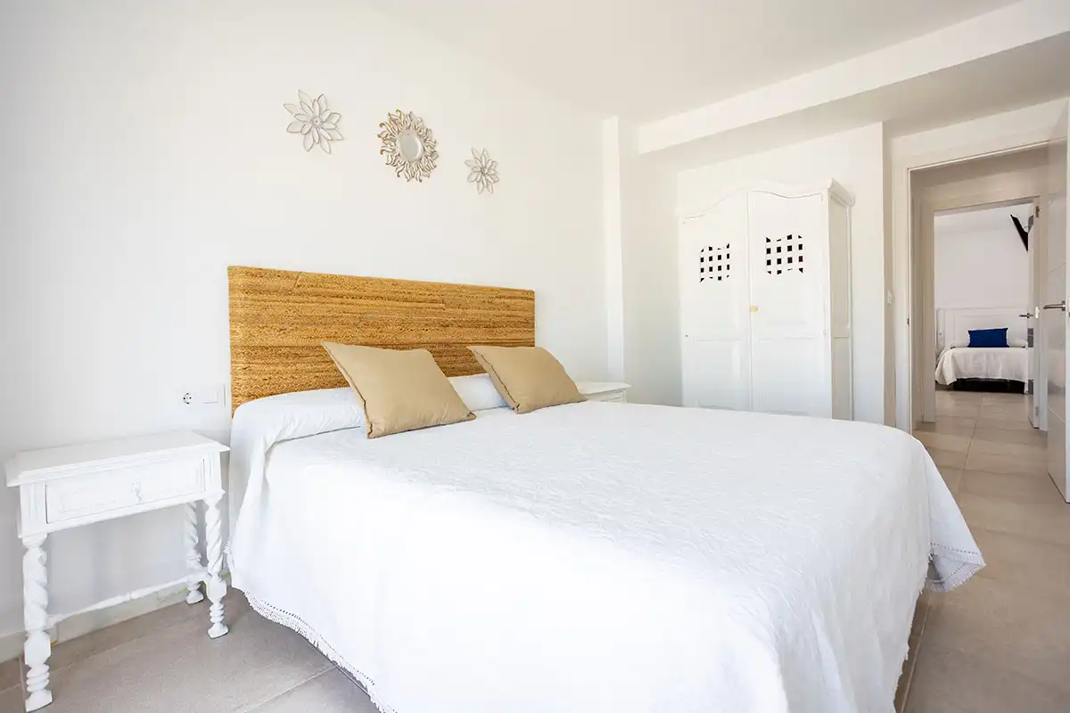 ATLANTERRA PONIENTE. Ático de tres dormitorios con salón completo y terraza solarium 9 ático de tres dormitorios con salón completo y terraza